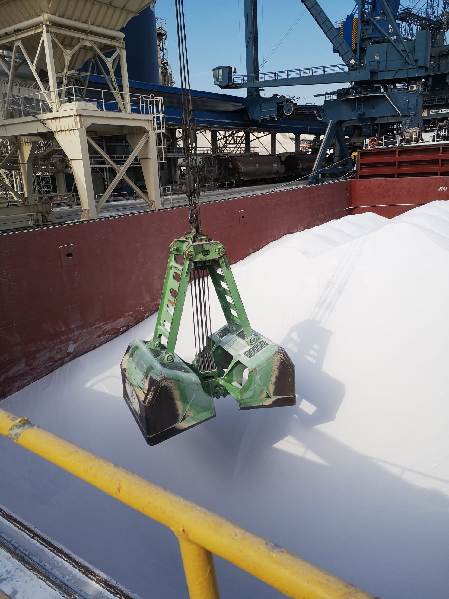DRY & PROJECT CARGO CHARTERING